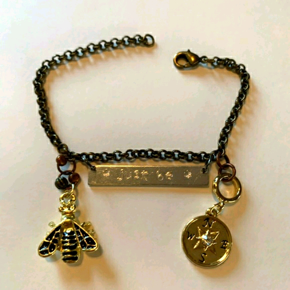 NEW Honey 🍯 Bee Hive peacesbyalise custom bracelet w name plate bumblebee
